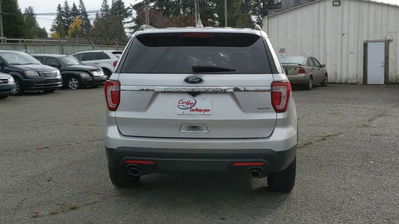 2016 Ford Explorer Base photo 2