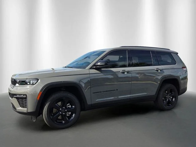 New 2027 Sting-Gray Clearcoat Jeep Limited image 2