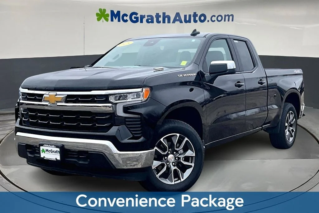 Used 2025 Black Chevrolet LT image 3