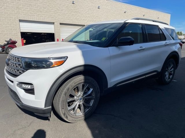 Used 2022 White Ford Limited image 3