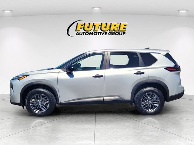 Used 2024 Silver Nissan S image 6