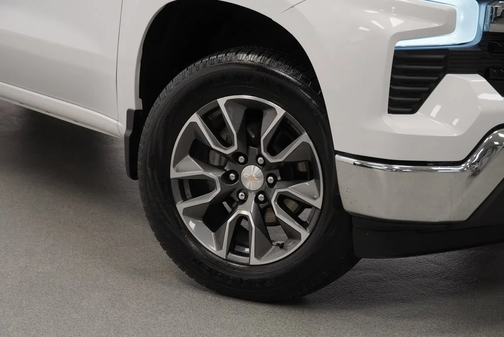 Used 2024 Summit White Chevrolet LT (2FL) image 10