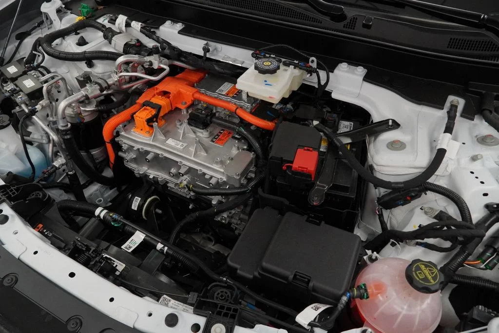 New 2026 Summit White Chevrolet LT image 40