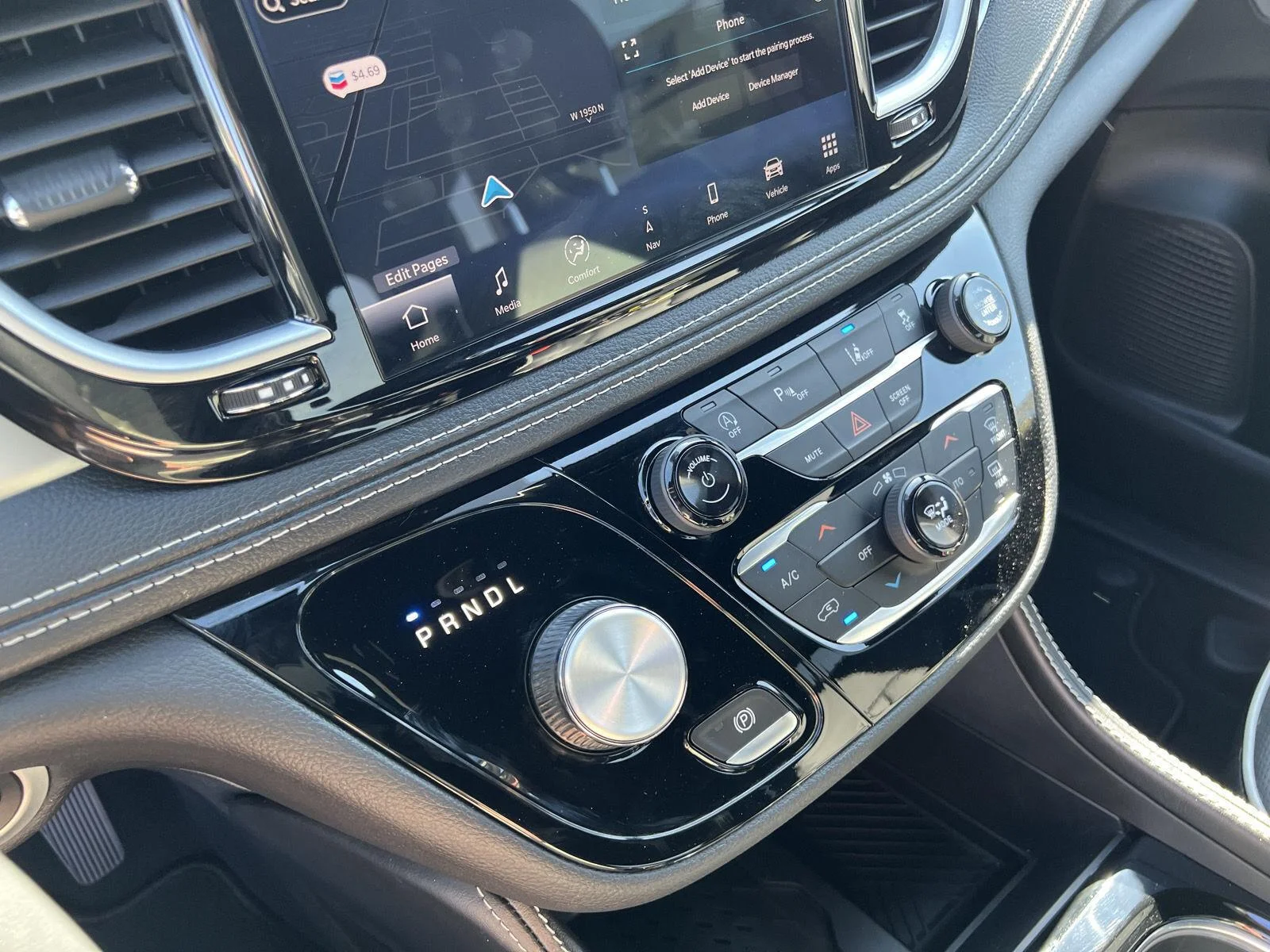 2026 Chrysler Pacifica Limited - Photo 24