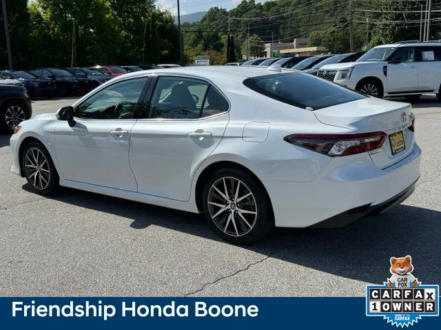 Used 2022 Beige Toyota XLE image 7