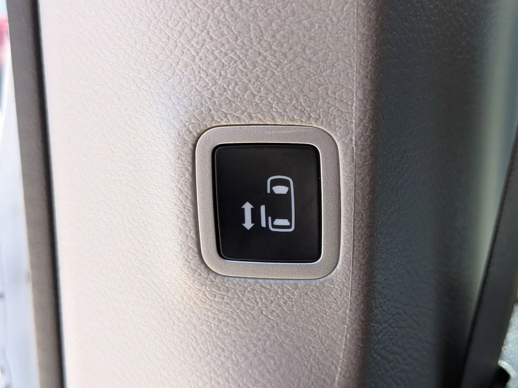 Used 2023 White Chrysler Touring L image 25