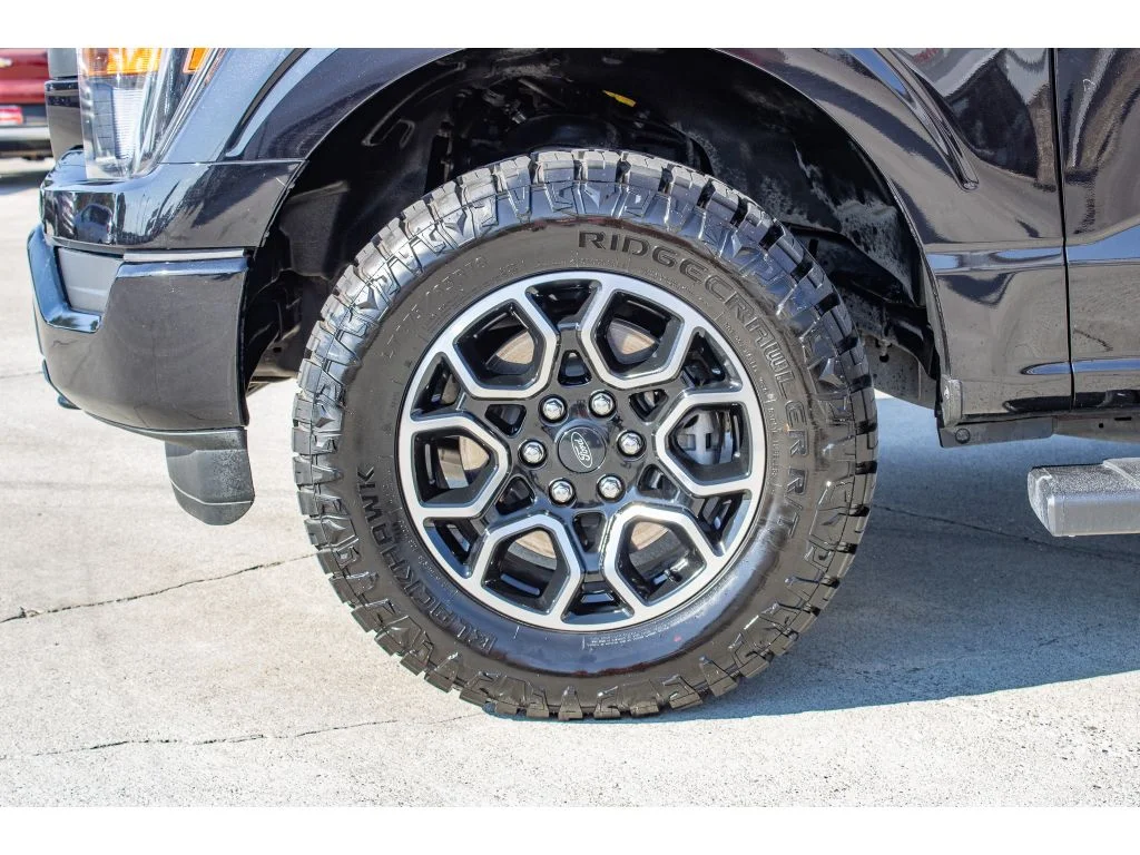 Used 2023 Agate Black Metallic Ford XL image 5