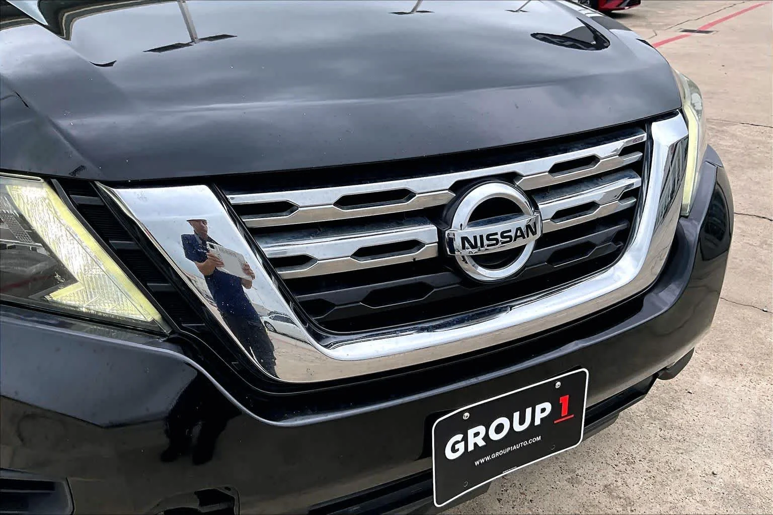Used 2020 Magnetic Black Pearl Nissan S image 26