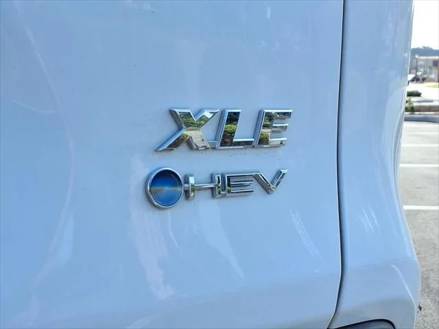 Certified Used 2025 Ice Toyota Hybrid XLE image 70