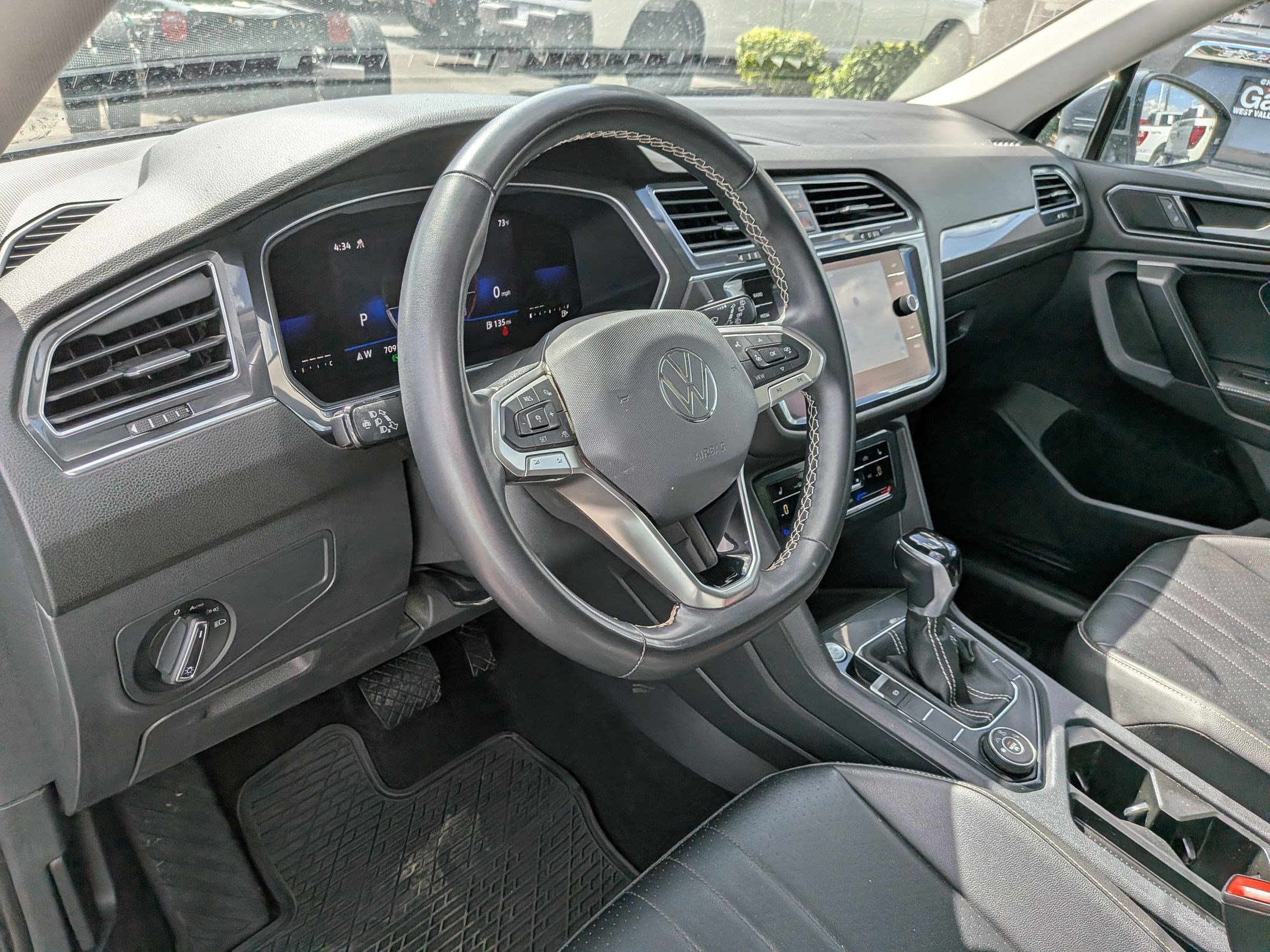 Used 2022 Platinum Gray Metallic Volkswagen SE image 15