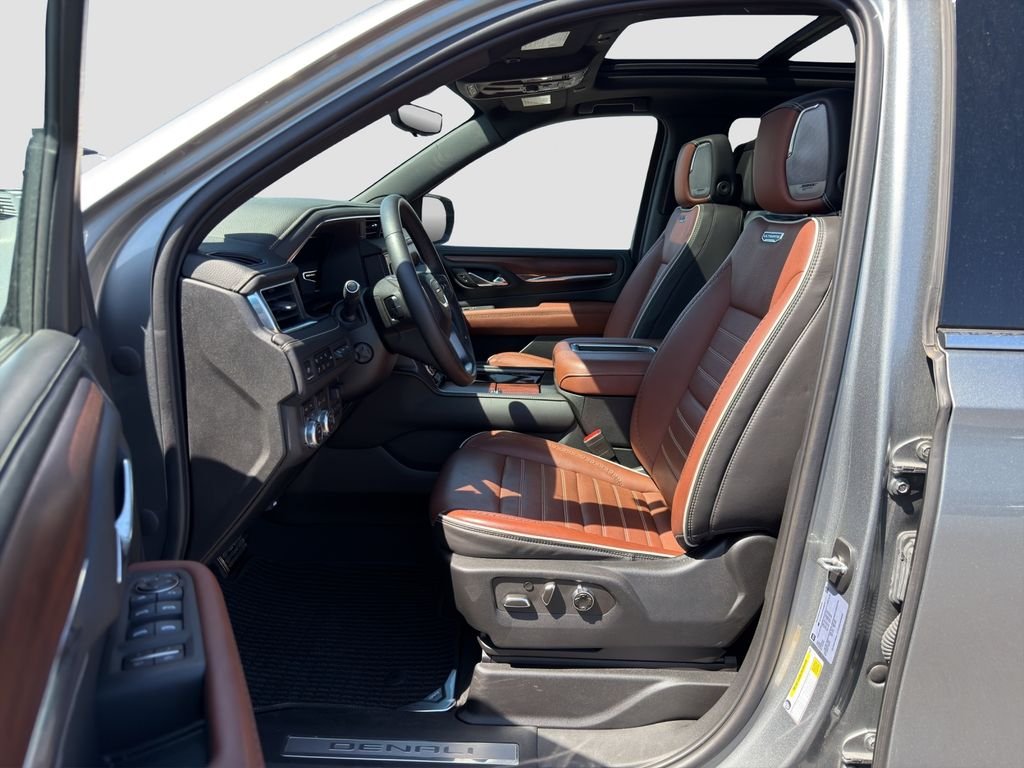 Used 2023 Silver GMC Denali Ultimate image 9