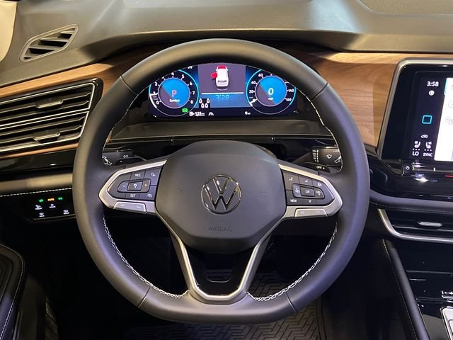 New 2026 Black Volkswagen 2.0T SE w/Technology image 13