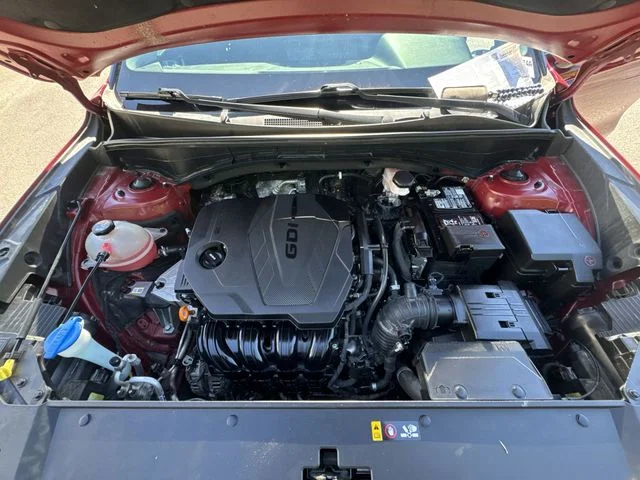 Used 2022 Red Kia S image 31