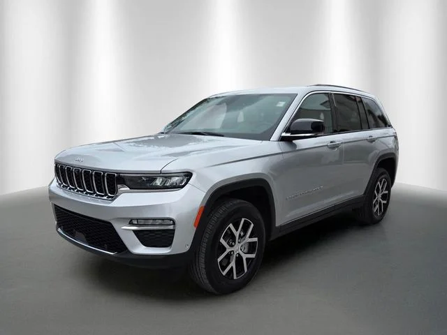 Certified Used 2024 Silver Jeep Limited image 2