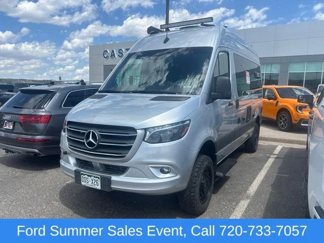 Used 2022  Mercedes-Benz Cargo 144 WB image 1