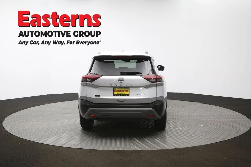 Used 2022 Silver Nissan SV image 38