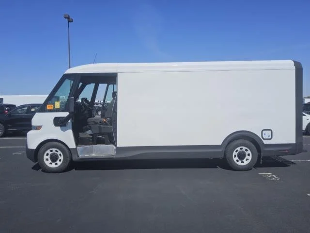 Used 2024 Oyster White BrightDrop EJY image 7