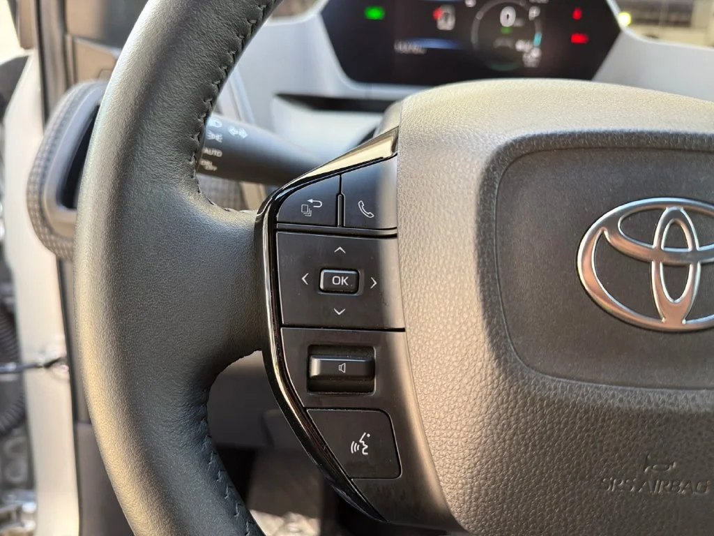 Used 2023 Silver Toyota XLE image 24