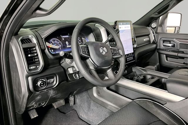 New 2026 Diamond Black Crystal Pearl-Coat Exterior Paint RAM Laramie image 7