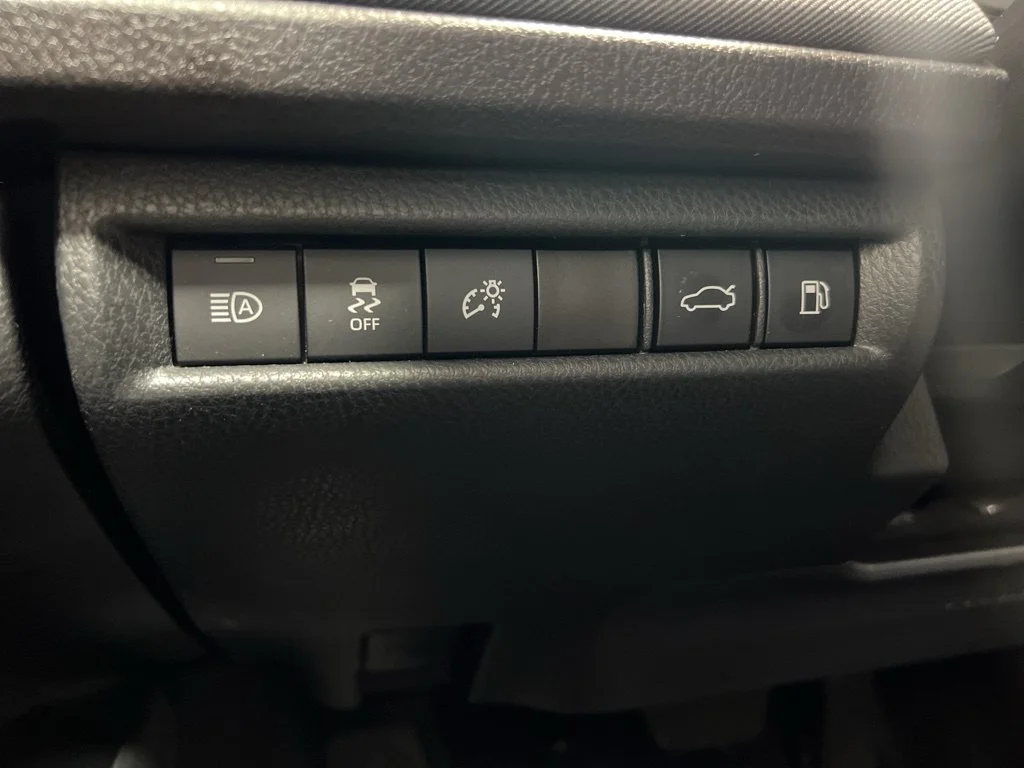 Used 2025 White Toyota LE image 37