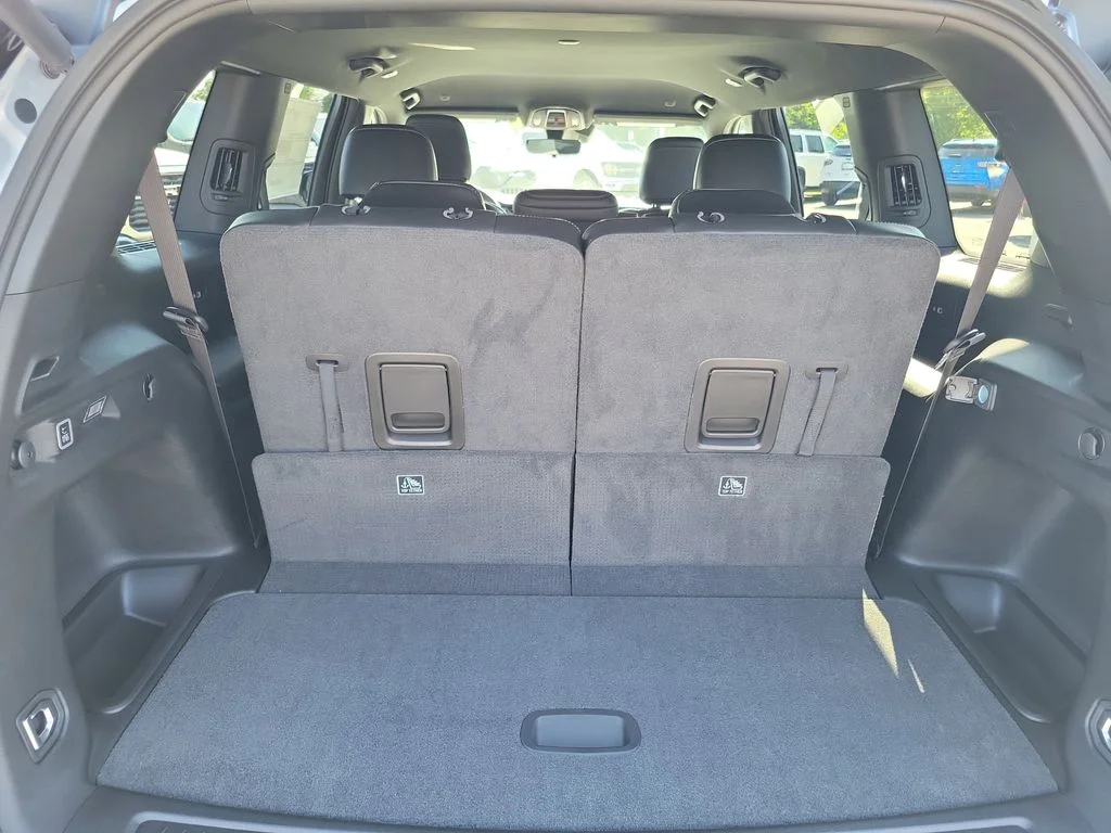 New 2026 Silver Zynith Jeep Altitude image 28