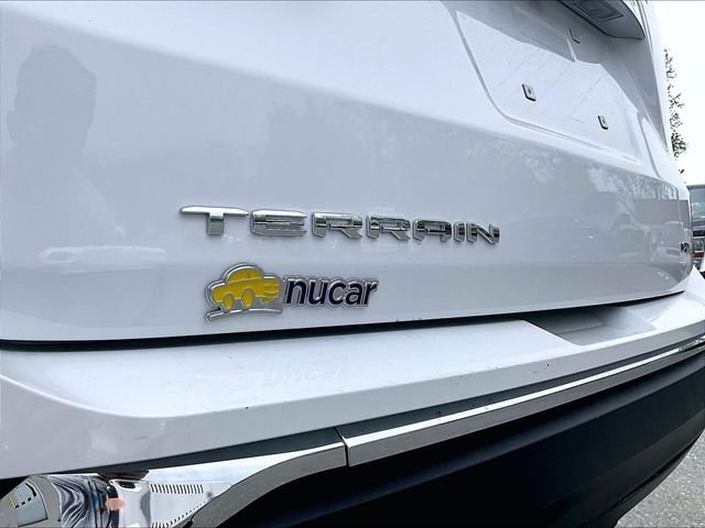 Used 2024 White GMC SLT image 8