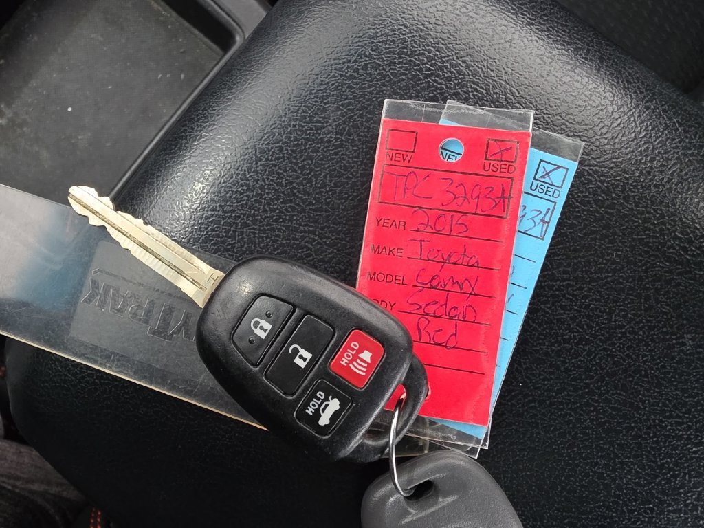 Used 2015 Red Toyota SE image 17