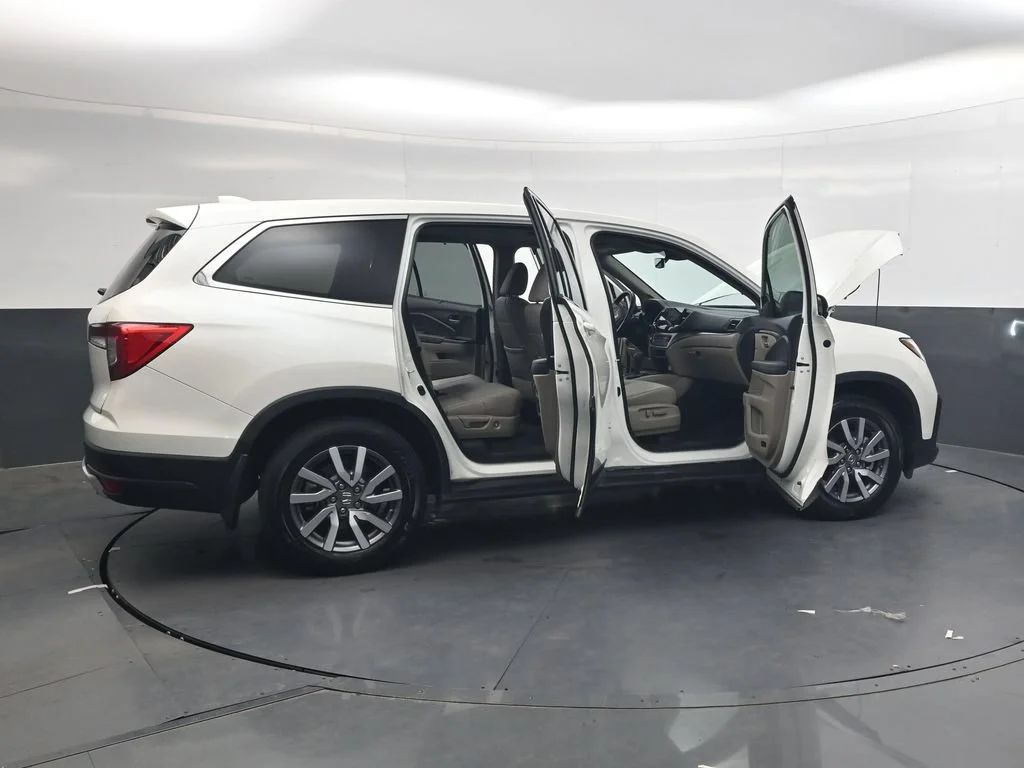 Used 2019 White Diamond Pearl Honda EX-L image 35