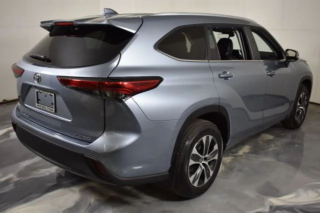 2023 Toyota Highlander XLE - Photo 10