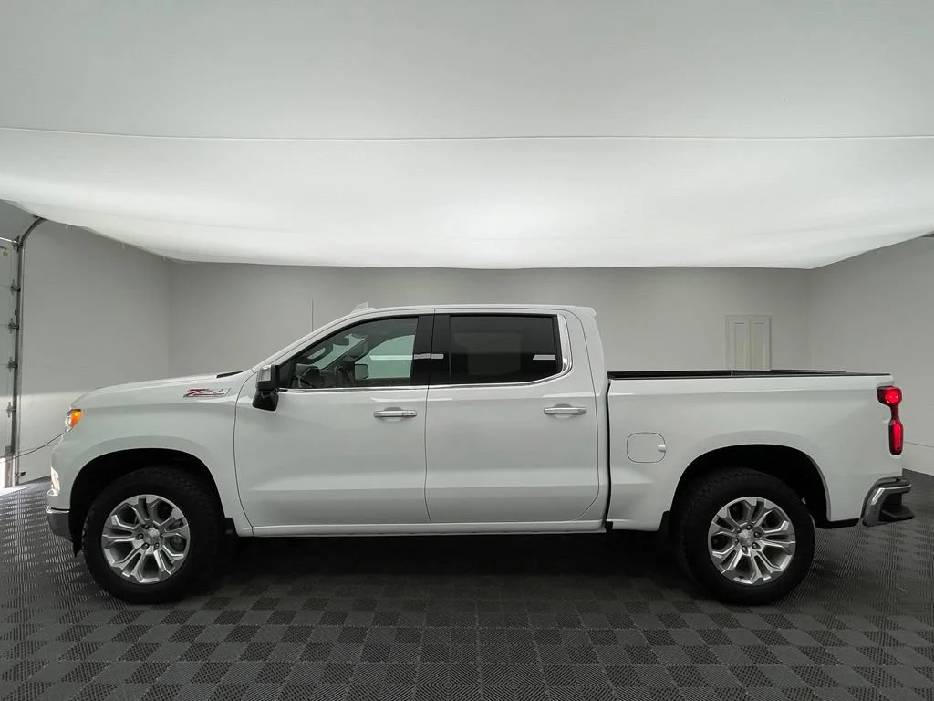 Used 2024 Summit White Chevrolet LTZ image 13