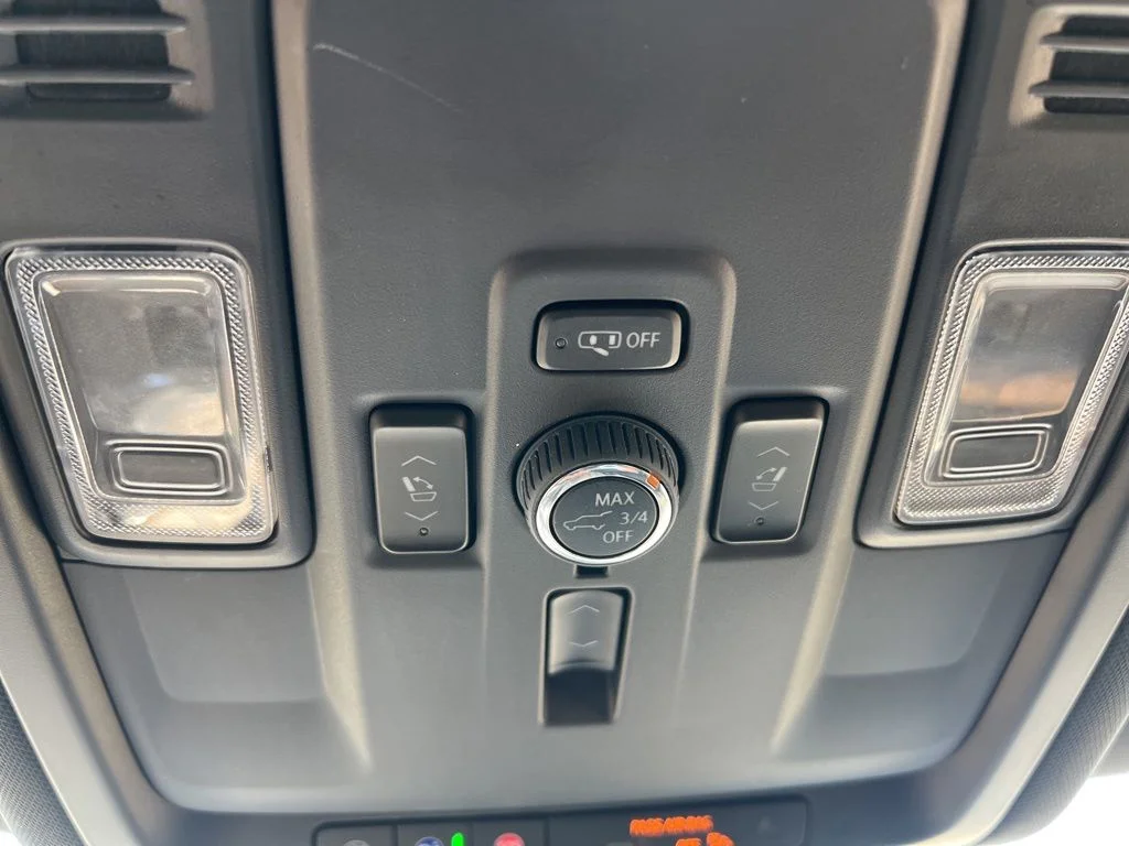 Used 2025 Black Chevrolet High Country image 38