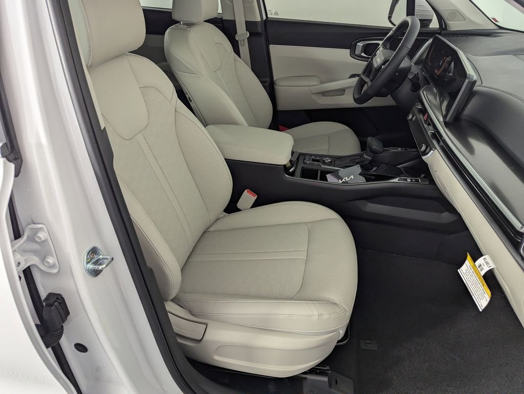New 2026 Glacial White Pearl Kia S image 37