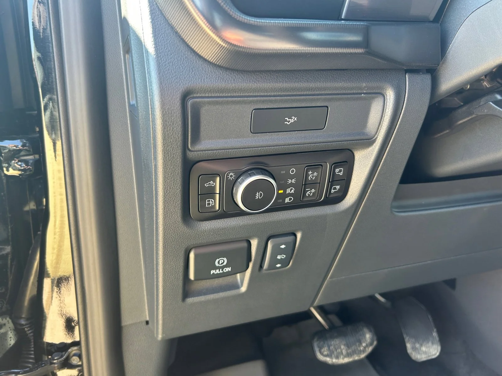 New 2026 Agate Black Metallic Ford Lariat image 16