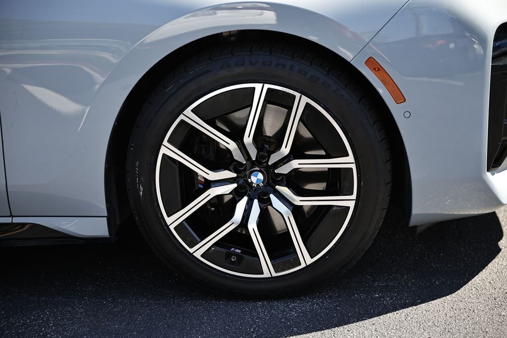 Used 2023 Brooklyn Gray Metallic BMW 740i image 4