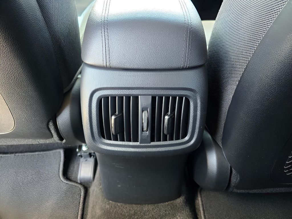 Used 2016 Mineral Silver Kia LX image 10