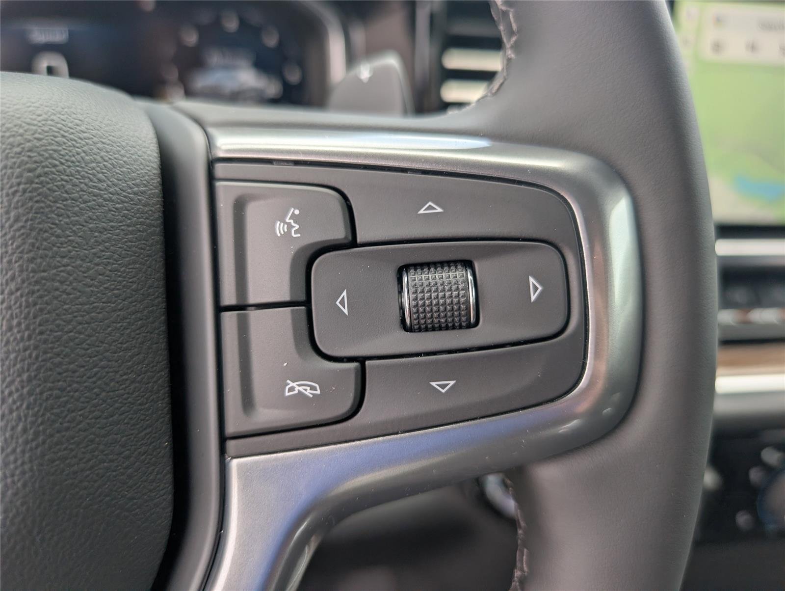 New 2026 Sterling Gray Metallic Chevrolet LT image 25