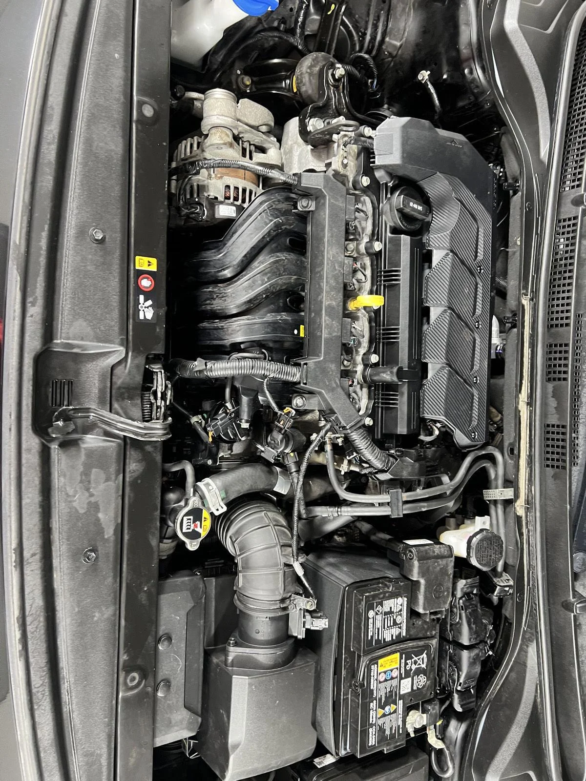 Used 2022 Absolute Black Hyundai SE image 24