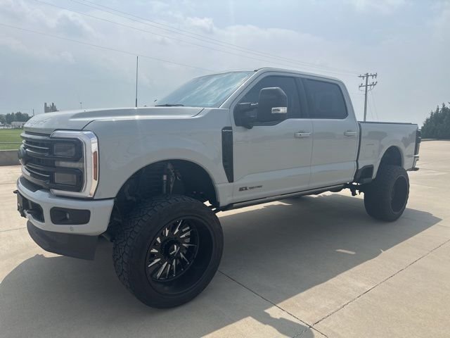 2025 Ford F-250 Platinum 4x4 Crew Cab 8' Box's photo