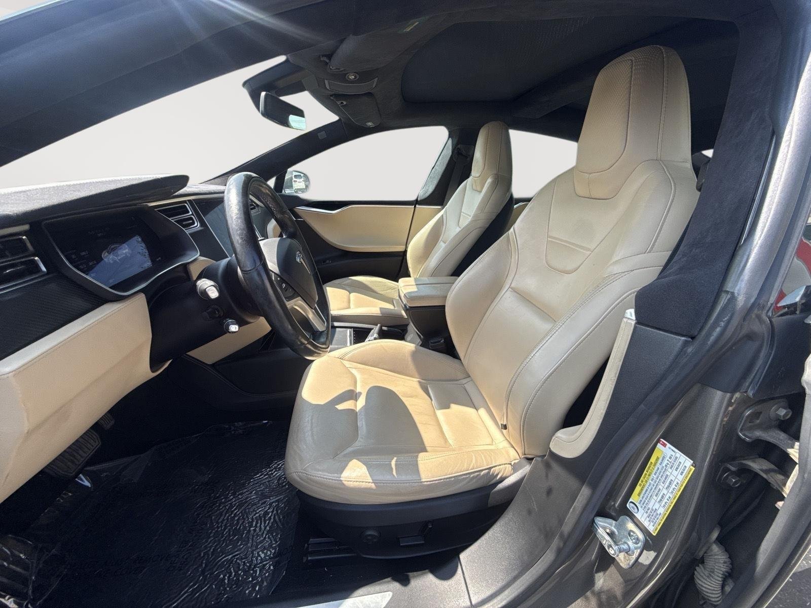Used 2016 Titanium Metallic Tesla 90D image 3