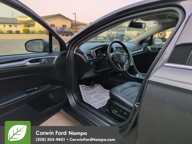 Used 2018 Magnetic Metallic Ford  image 9