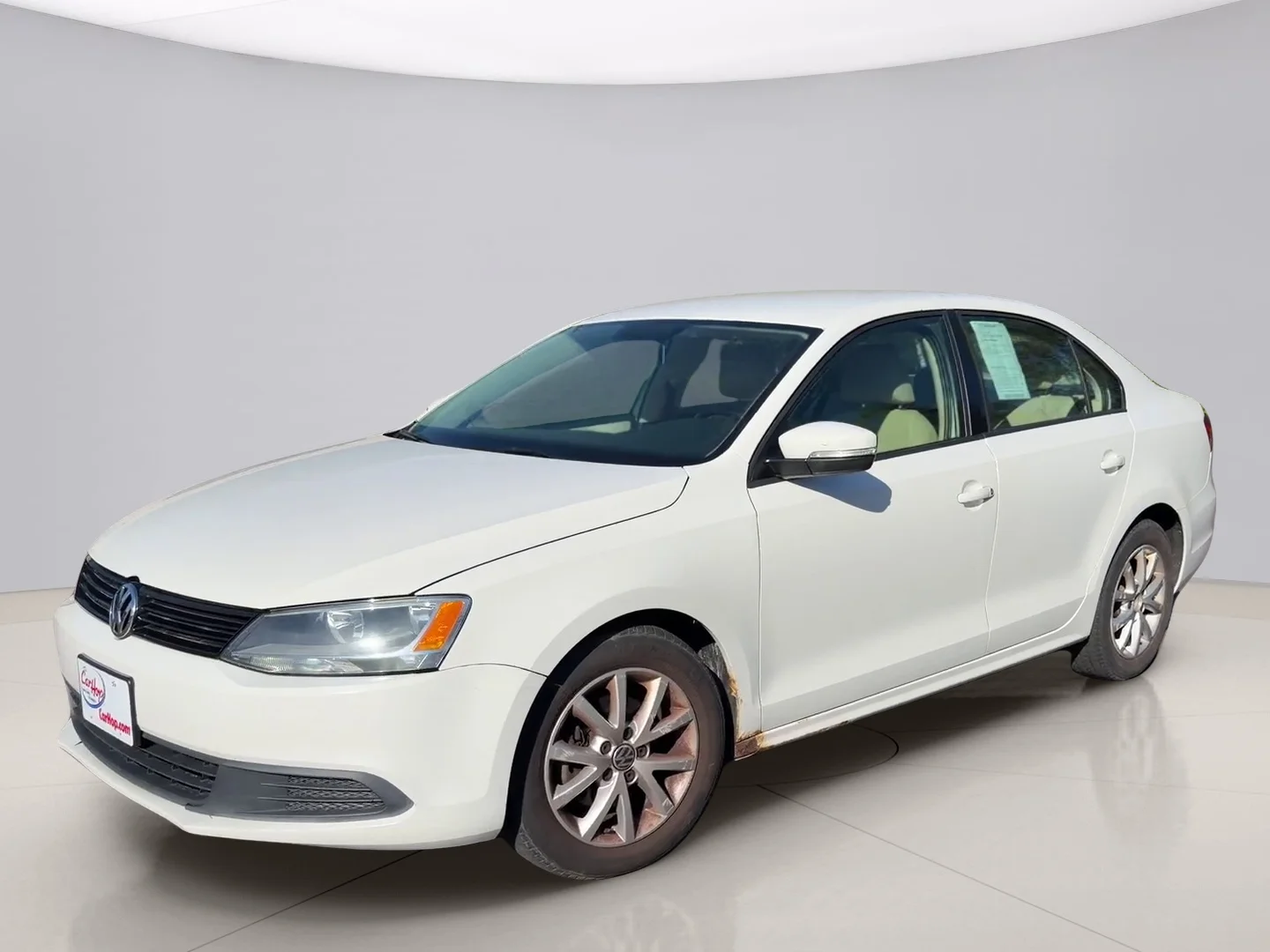 Used 2012 White Volkswagen SE image 1