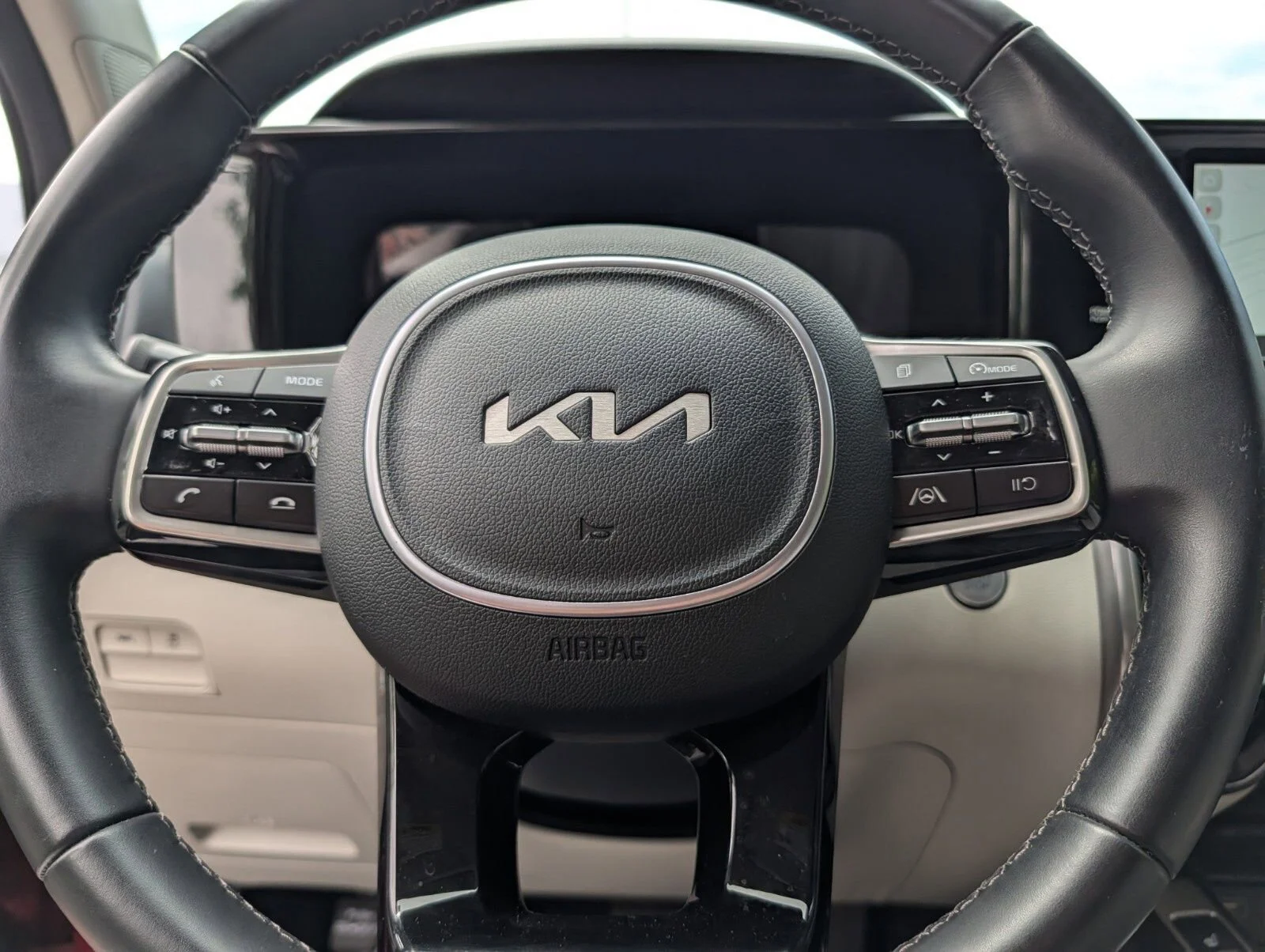 Used 2022 Red Kia X-Line S image 28