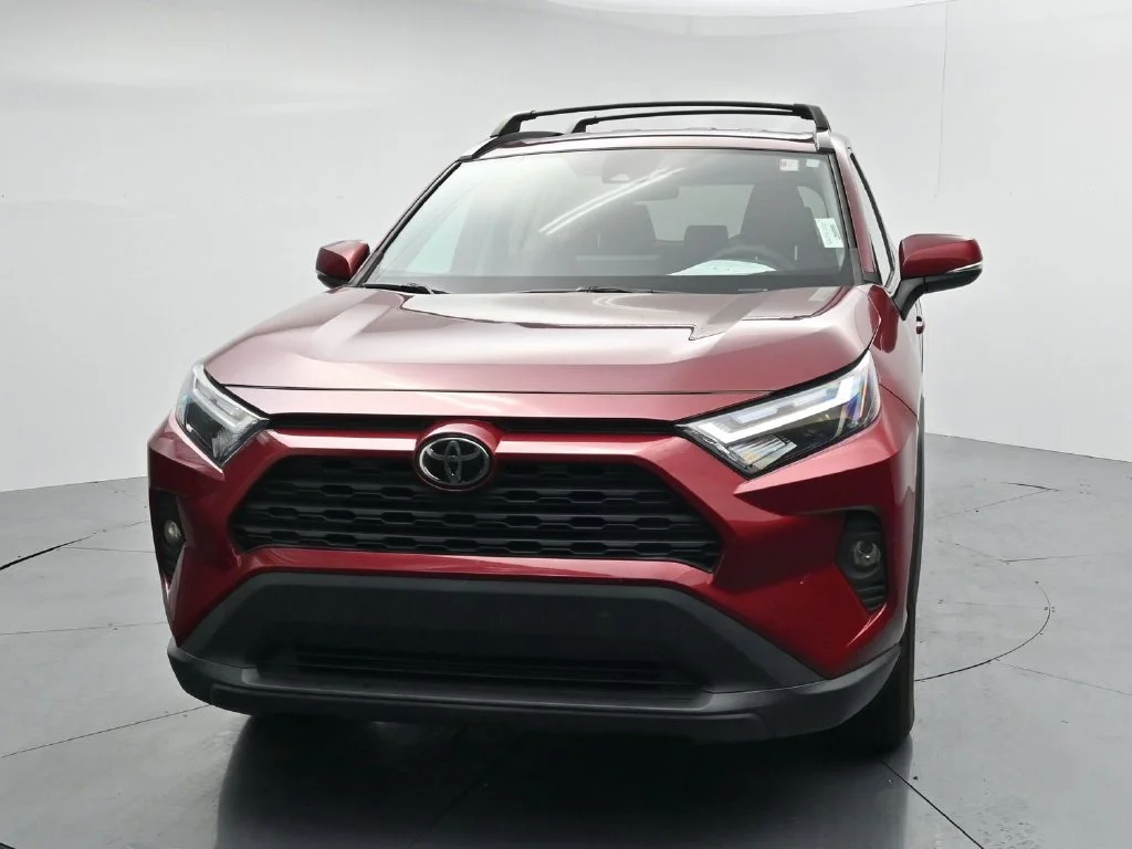 Used 2022 Red Toyota XLE image 2