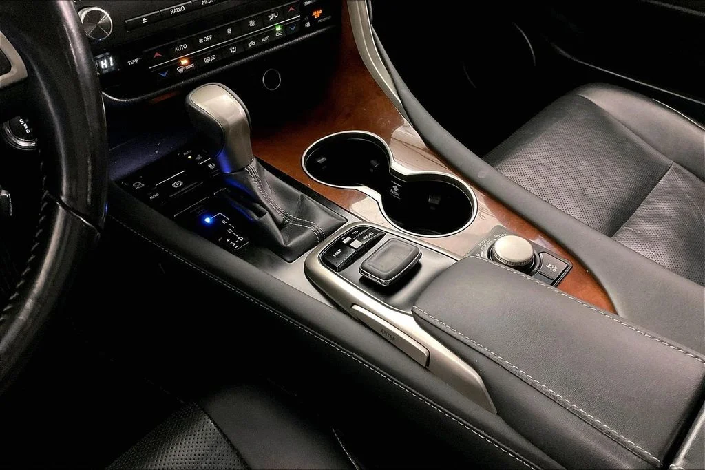 Used 2017 White Lexus 350 image 19