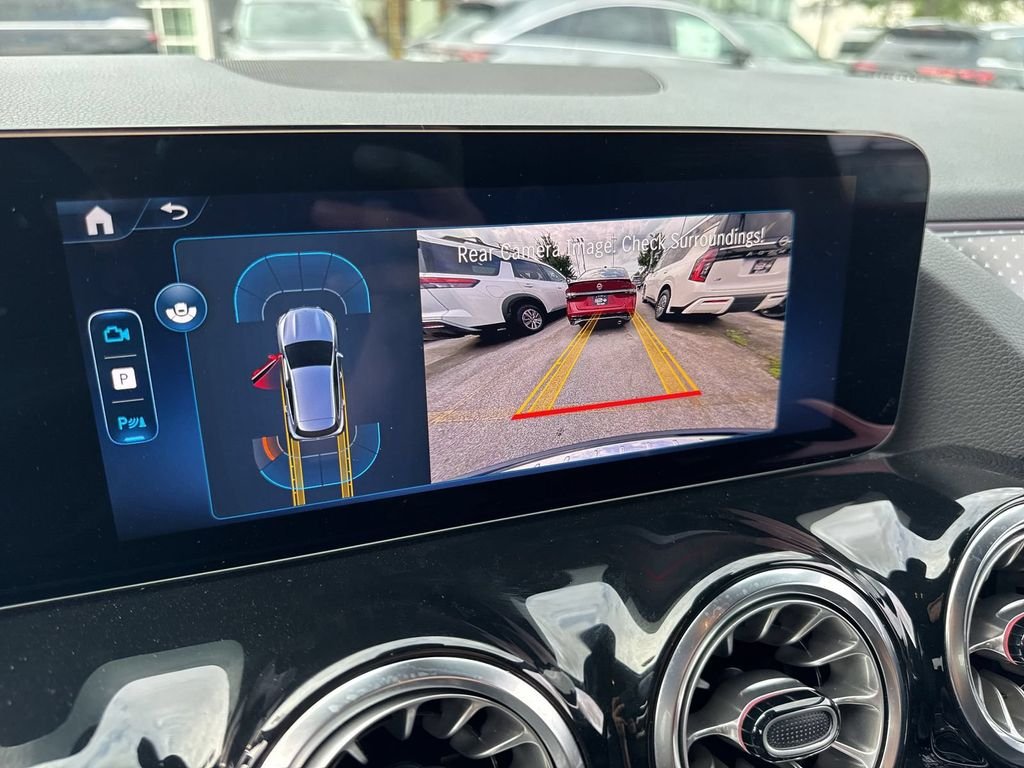 Used 2025  Mercedes-Benz GLA 250 image 16