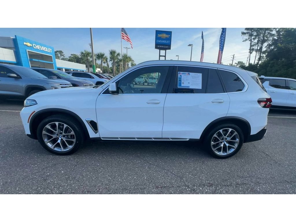 Used 2026 Black BMW sDrive40i image 5
