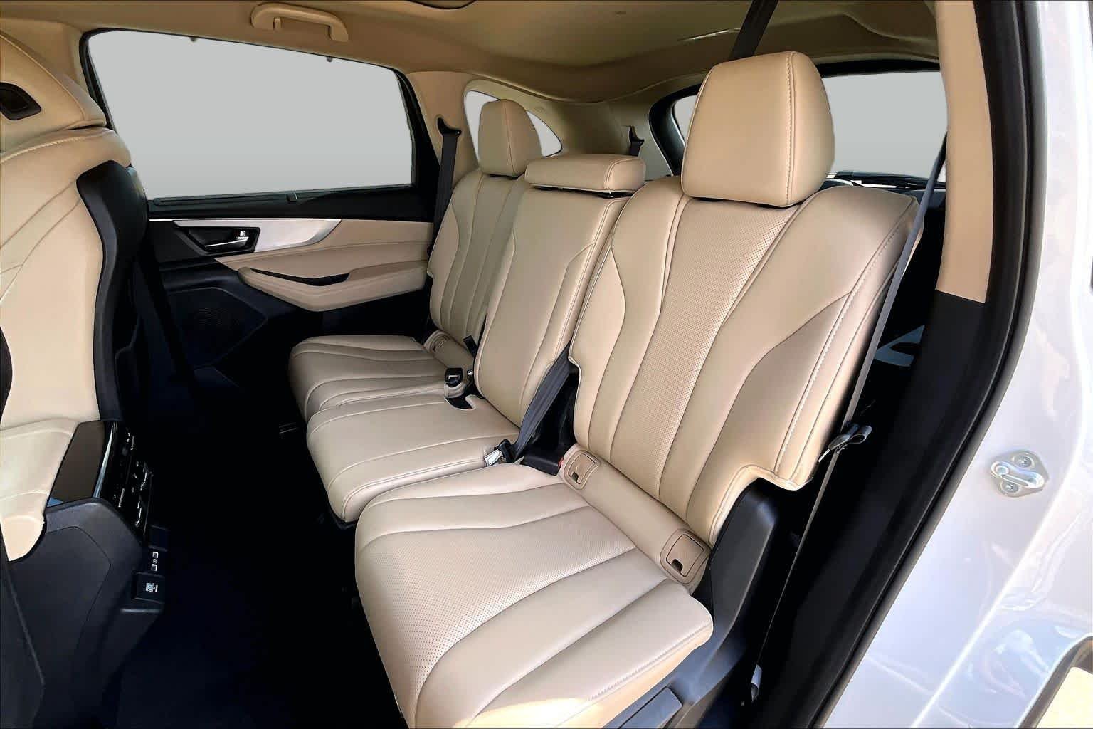 Used 2024 Platinum White Pearl Acura w/Technology Package image 21