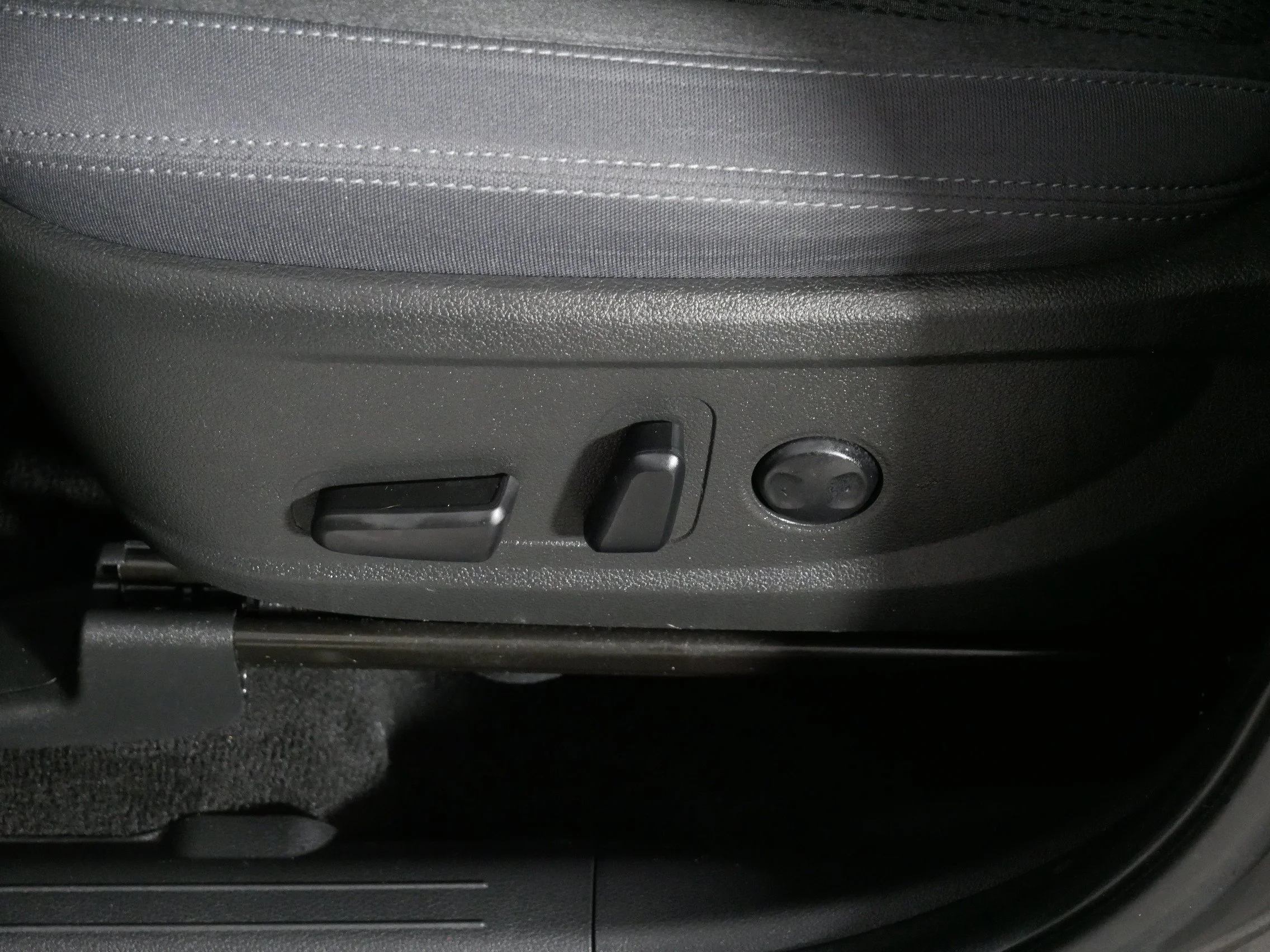 Used 2022 Hampton Gray Hyundai SEL image 20