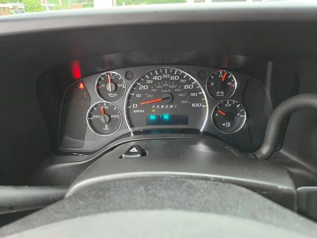 Used 2023 White GMC Work Van image 31