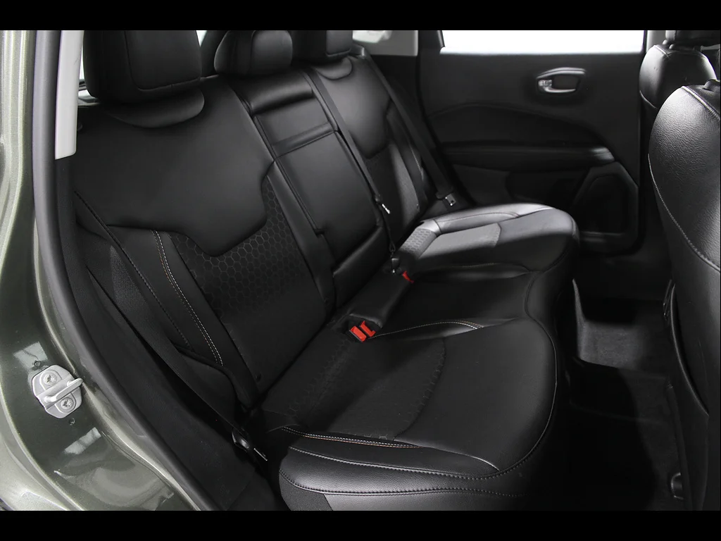 Used 2019 Olive Green Pearl Coat Jeep Latitude image 18